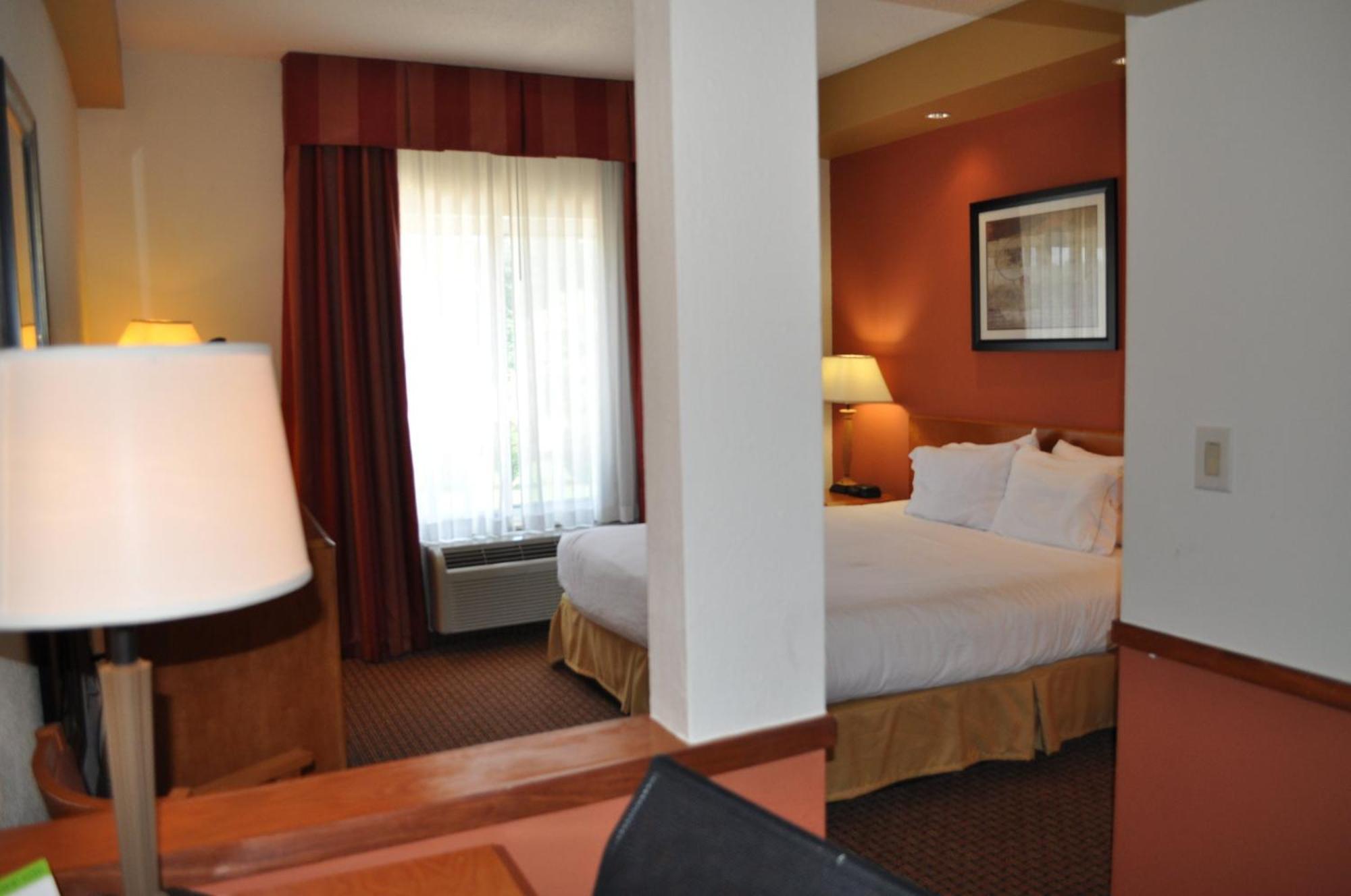 Holiday Inn Express Williamston By Ihg Exterior photo